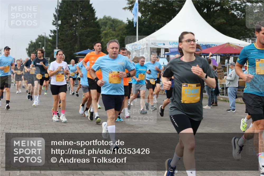 13.09.2026 - Kiel Lauf Andreas Tolksdorf http://msf.ph/oto/10353426 13.09.2026 09:57:07 Kiellinie 10720, 8977, 38, 2410, 1931, 124 meine-sportfotos.de