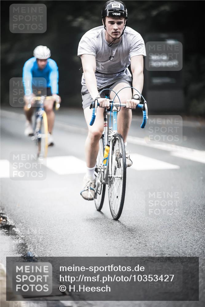 13.09.2026 - Stadtparktriathlon H.Heesch http://msf.ph/oto/10353427 13.09.2026 11:08:19 Radfahren 472, 479, 484, 566, 573, 629 meine-sportfotos.de
