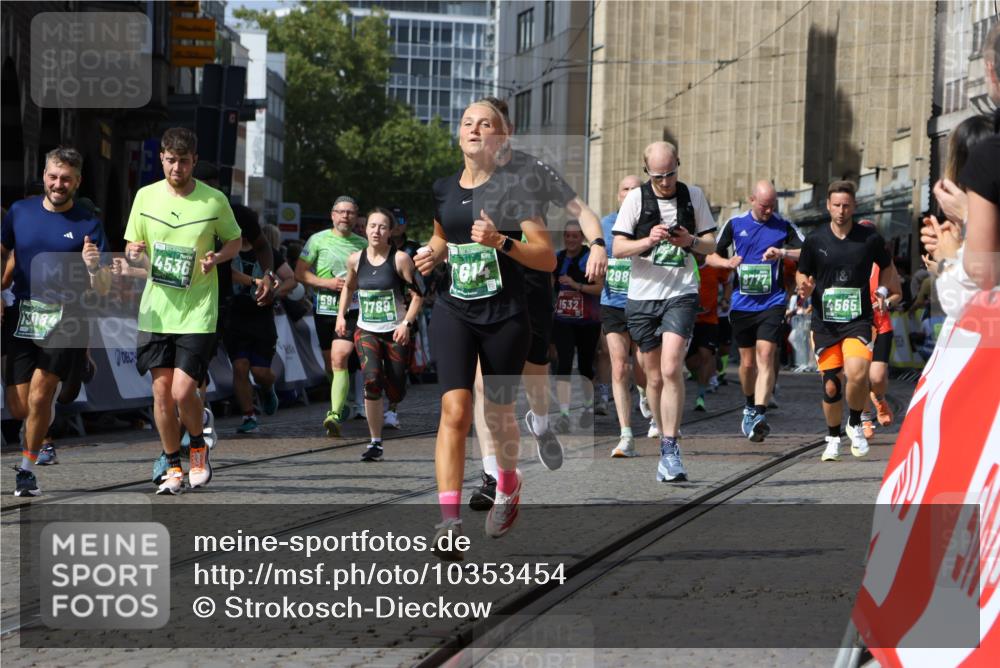 13.09.2026 - 21. swb-Marathon Bremen Strokosch-Dieckow http://msf.ph/oto/10353454 13.09.2026 13:33:16 Ziel 891, 1532, 2440, 2638, 2959, 3167, 3404, 3710, 3773, 3902, 4194, 4233, 4659, 5009, 5090, 5410, 5581, 5706, 5749, 5981, 6018, 6786, 6941, 7756, 7788, 8367, 8506, 9292, 9406, 9745, 9829, 10048, 13019, 13039, 13092, 13093, 13146, 13164, 13232, 13234, 13247, 831, 1124, 2980, 4052, 4219, 4243, 4492, 4536, 4543, 4565, 5040, 5560, 5660, 5726, 5861, 5862, 5914, 6256, 6421, 6597, 6614, 6777, 6844, 6882, 6915, 6997, 7145, 7421, 7789, 8093, 8177, 8501, 8599, 8602, 9206, 9616, 9856 meine-sportfotos.de