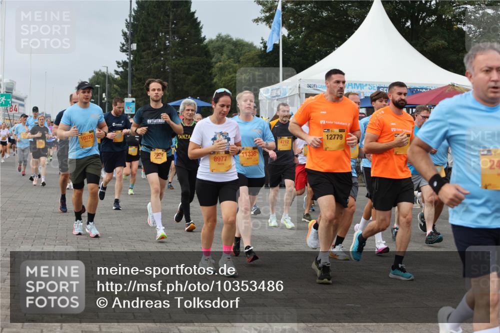 13.09.2026 - Kiel Lauf Andreas Tolksdorf http://msf.ph/oto/10353486 13.09.2026 09:57:08 Kiellinie 4, 10720, 7925, 11336, 8977, 38, 4712, 12779, 24 meine-sportfotos.de