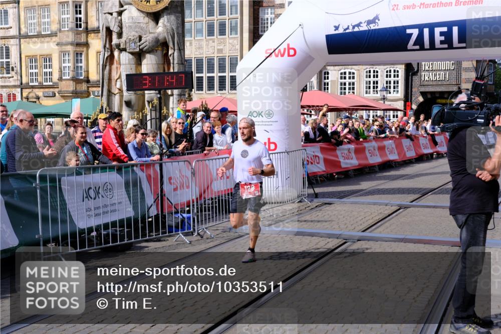 13.09.2026 - 21. swb-Marathon Bremen Tim E. http://msf.ph/oto/10353511 13.09.2026 12:42:35 Ziel  meine-sportfotos.de