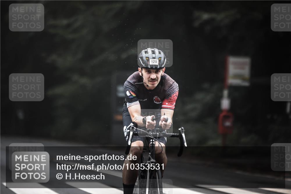 13.09.2026 - Stadtparktriathlon H.Heesch http://msf.ph/oto/10353531 13.09.2026 09:30:19 Radfahren 120, 165, 176 meine-sportfotos.de