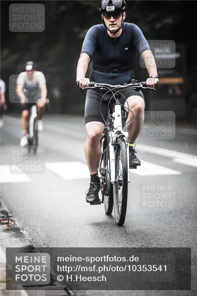 13.09.2026 - Stadtparktriathlon H.Heesch http://msf.ph/oto/10353541 13.09.2026 11:08:37 Radfahren 562, 601, 684, 697 meine-sportfotos.de