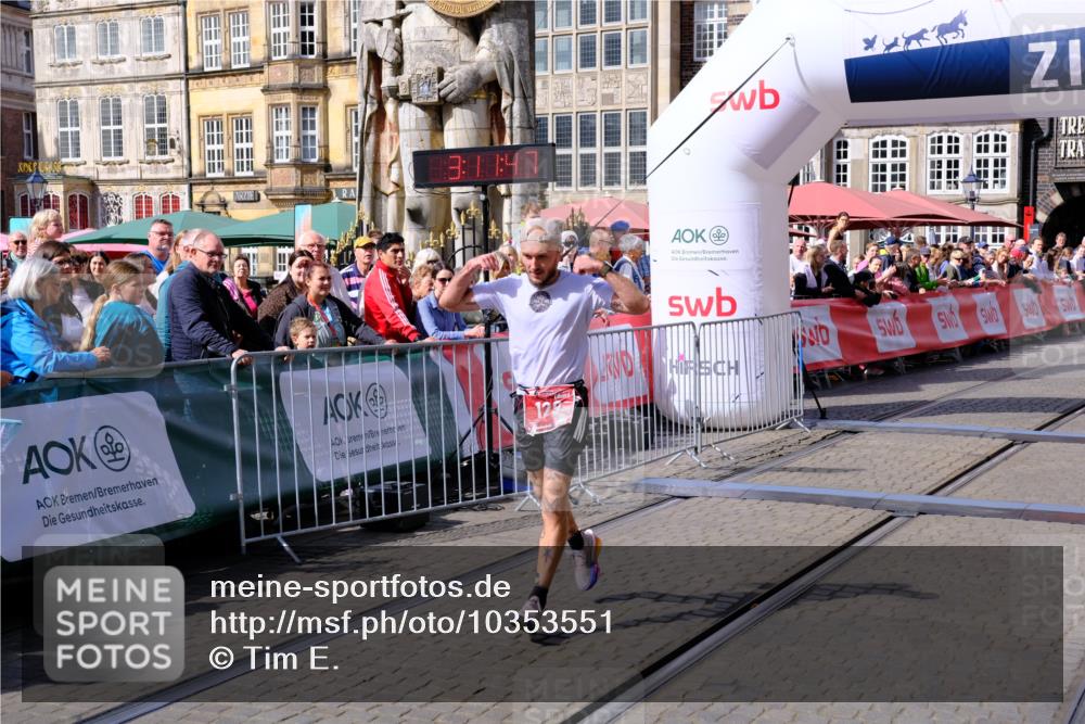 13.09.2026 - 21. swb-Marathon Bremen Tim E. http://msf.ph/oto/10353551 13.09.2026 12:42:36 Ziel  meine-sportfotos.de