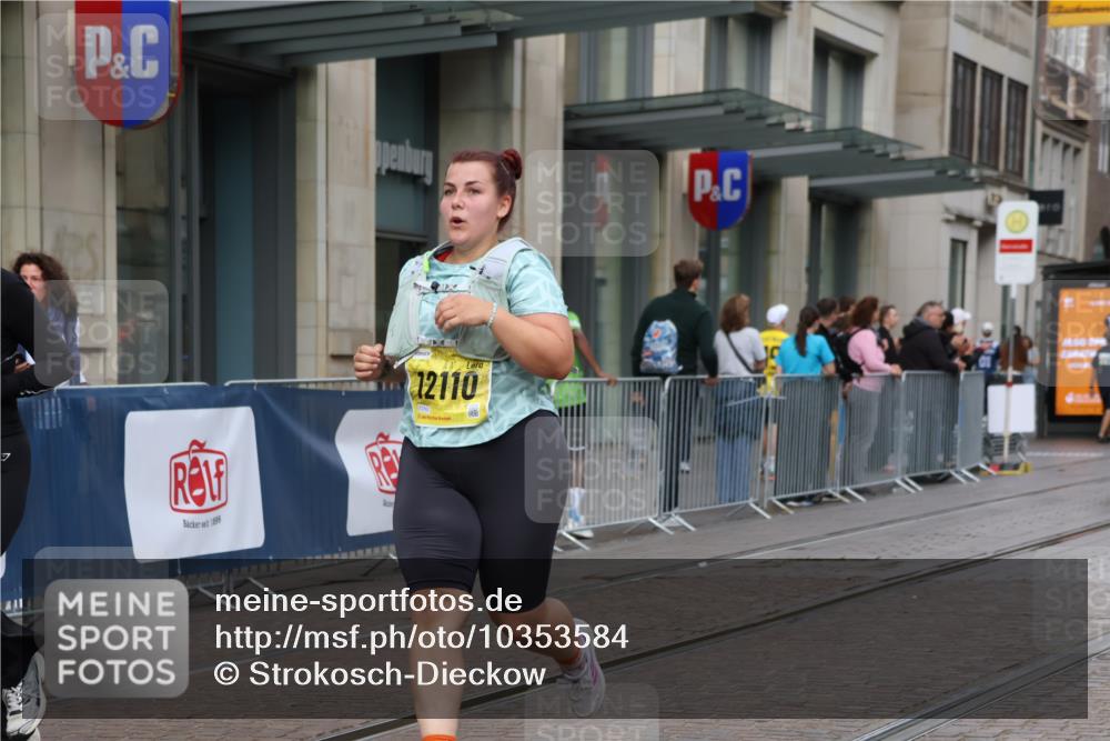 13.09.2026 - 21. swb-Marathon Bremen Strokosch-Dieckow http://msf.ph/oto/10353584 13.09.2026 11:14:58 Ziel 10325, 10606, 11424, 11694, 11810, 11990, 12110, 10271, 10519, 10557, 10605, 10705, 10752, 10776, 10805, 11085, 11097, 11098, 11186, 11288, 11408, 11645, 11673, 11876, 11974, 12191, 12193, 12333 meine-sportfotos.de