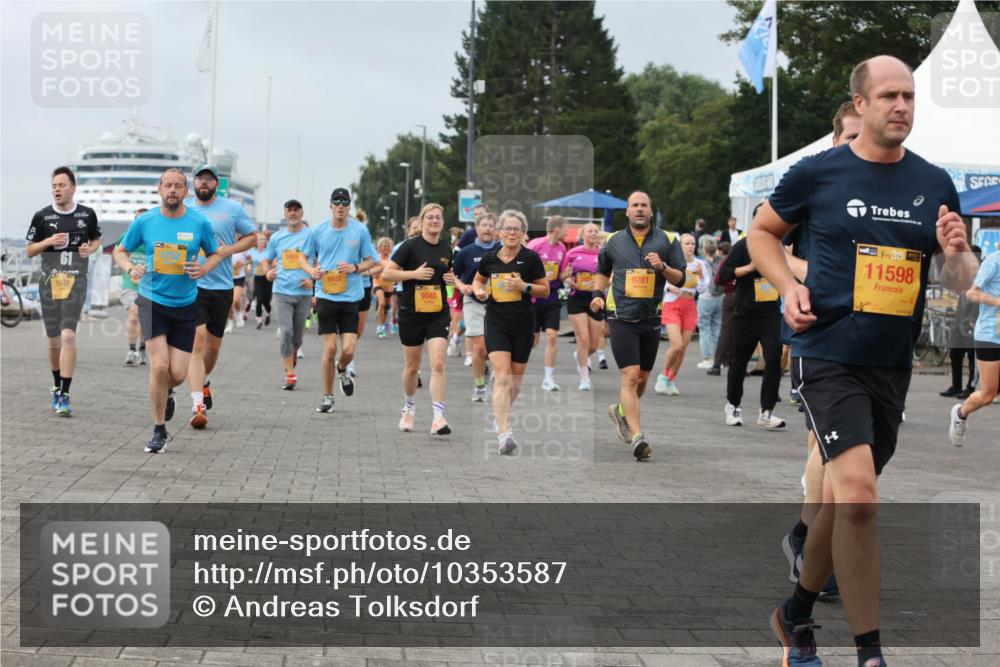 13.09.2026 - Kiel Lauf Andreas Tolksdorf http://msf.ph/oto/10353587 13.09.2026 09:57:11 Kiellinie 1532, 4732, 9281, 1603, 9040, 38, 11598 meine-sportfotos.de