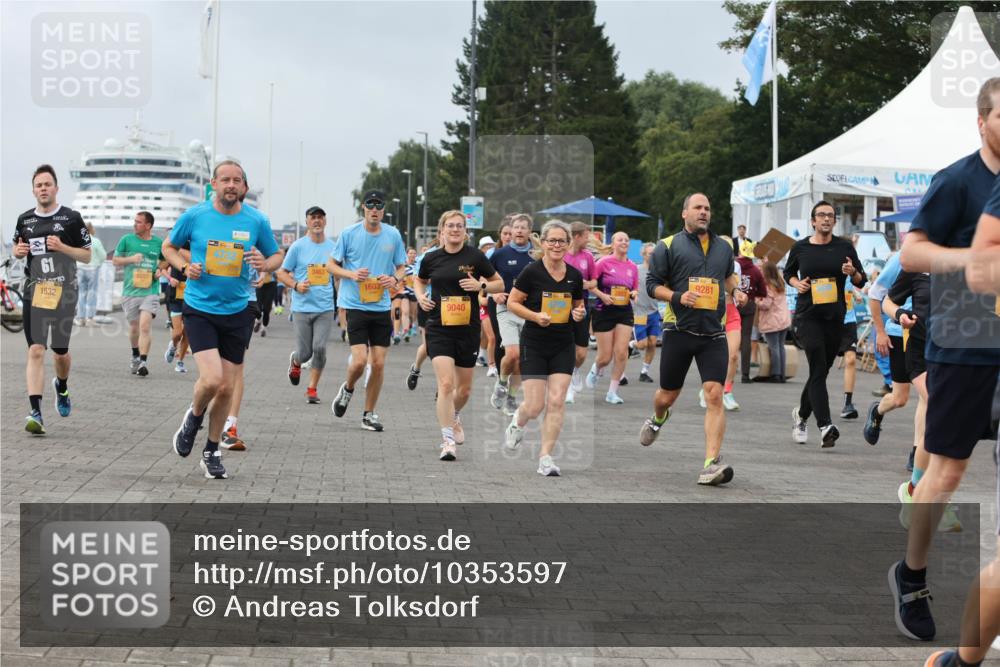 13.09.2026 - Kiel Lauf Andreas Tolksdorf http://msf.ph/oto/10353597 13.09.2026 09:57:11 Kiellinie 1532, 83, 9281, 3463, 1603, 9040 meine-sportfotos.de