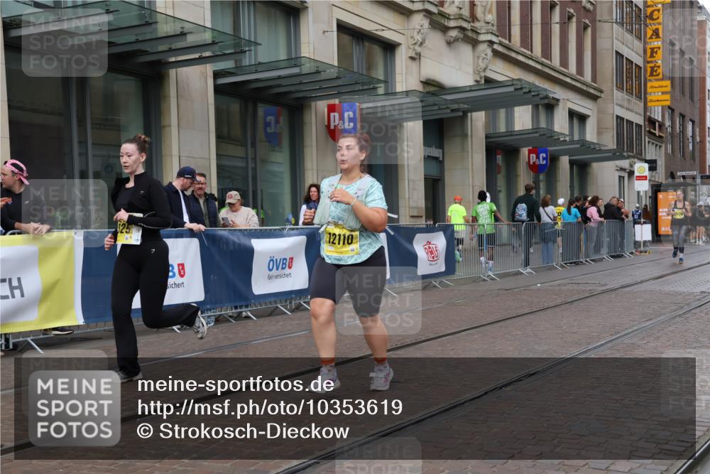 13.09.2026 - 21. swb-Marathon Bremen Strokosch-Dieckow http://msf.ph/oto/10353619 13.09.2026 11:14:59 Ziel 10325, 10606, 11424, 11694, 11810, 11990, 12110, 10271, 10325, 10519, 10557, 10605, 10705, 10752, 10776, 10805, 11085, 11097, 11098, 11186, 11288, 11645, 11673, 11810, 11876, 11974, 12110, 12191, 12193, 12333 meine-sportfotos.de