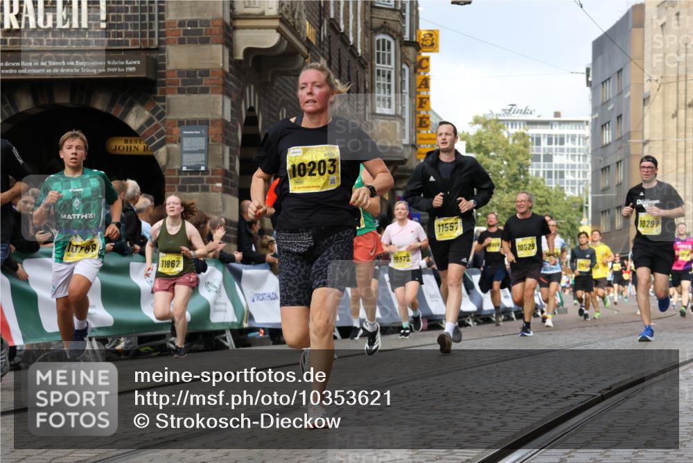 13.09.2026 - 21. swb-Marathon Bremen Strokosch-Dieckow http://msf.ph/oto/10353621 13.09.2026 10:55:43 Ziel 10203, 10256, 10725, 11014, 11414, 11466, 11631, 11748, 11910, 11941, 11977, 12030, 12201, 12218, 12258, 12348, 12549, 10374, 10690, 10703, 10952, 11972, 12061, 12108, 12143, 12484 meine-sportfotos.de