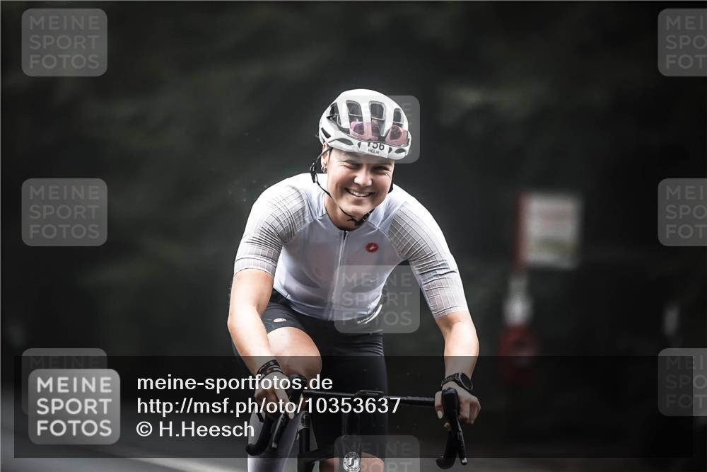 13.09.2026 - Stadtparktriathlon H.Heesch http://msf.ph/oto/10353637 13.09.2026 09:30:48 Radfahren 156, 193 meine-sportfotos.de