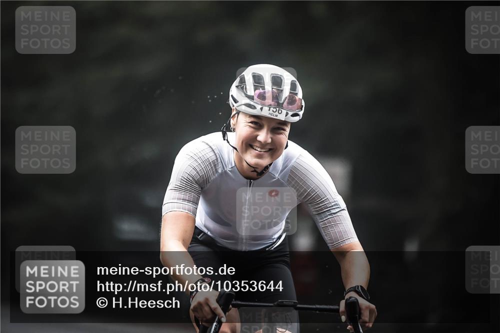 13.09.2026 - Stadtparktriathlon H.Heesch http://msf.ph/oto/10353644 13.09.2026 09:30:48 Radfahren 156, 193 meine-sportfotos.de