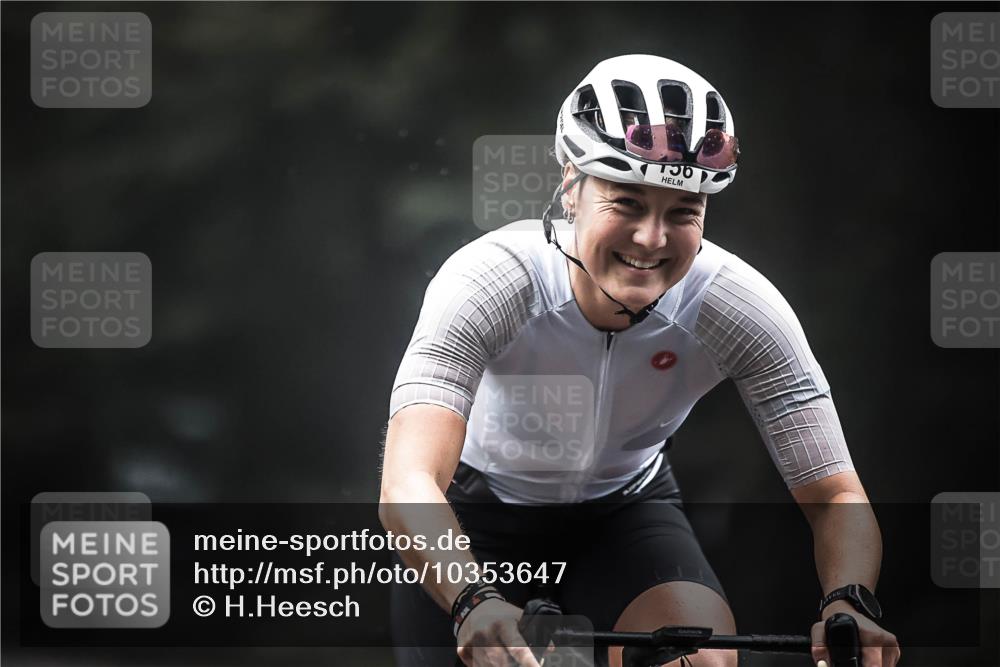 13.09.2026 - Stadtparktriathlon H.Heesch http://msf.ph/oto/10353647 13.09.2026 09:30:48 Radfahren 156, 193 meine-sportfotos.de
