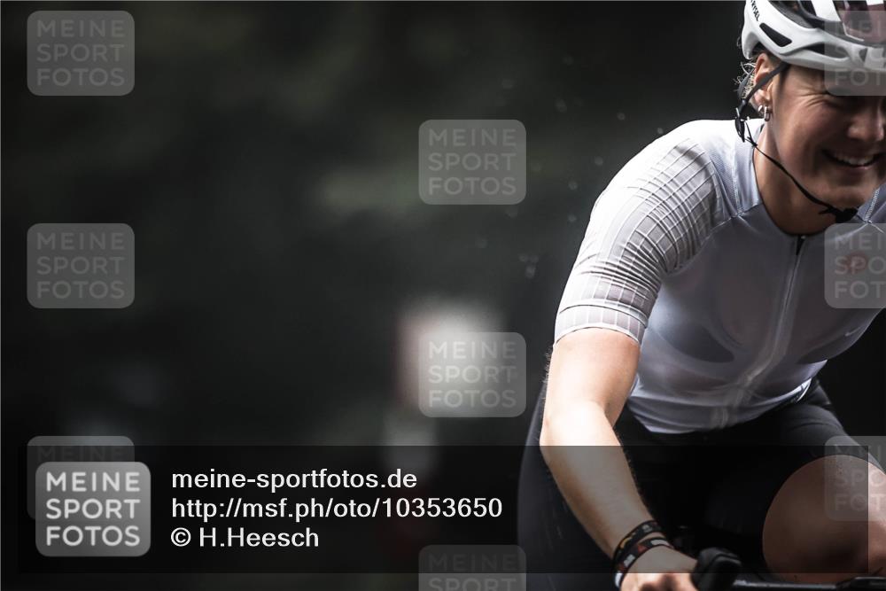 13.09.2026 - Stadtparktriathlon H.Heesch http://msf.ph/oto/10353650 13.09.2026 09:30:48 Radfahren 156, 193 meine-sportfotos.de