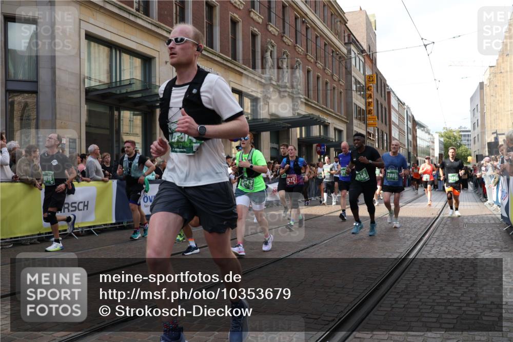 13.09.2026 - 21. swb-Marathon Bremen Strokosch-Dieckow http://msf.ph/oto/10353679 13.09.2026 13:33:04 Ziel 831, 1124, 2283, 2393, 2818, 2980, 3562, 4052, 4219, 4243, 4260, 4408, 4492, 4536, 4543, 4565, 5040, 5191, 5324, 5560, 5660, 5726, 5790, 5861, 5862, 5914, 6256, 6421, 6597, 6614, 6777, 6844, 6882, 6915, 6997, 7145, 7421, 7467, 7523, 7789, 7830, 7863, 8061, 8093, 8177, 8501, 8599, 8602, 9206, 9508, 9616, 9856, 9883, 13028, 13084, 13101, 891, 1532, 2440, 2638, 2959, 3167, 3404, 3710, 3773, 3902, 4194, 4233, 4659, 5009, 5090, 5581 meine-sportfotos.de