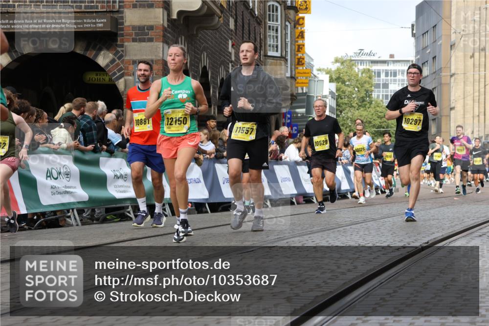 13.09.2026 - 21. swb-Marathon Bremen Strokosch-Dieckow http://msf.ph/oto/10353687 13.09.2026 10:55:44 Ziel 10203, 10256, 10725, 10788, 11014, 11414, 11466, 11748, 11910, 11941, 11975, 11977, 12030, 12201, 12218, 12258, 12348, 12549, 10374, 10690, 10703, 10952, 11972, 12061, 12108, 12143, 12484 meine-sportfotos.de