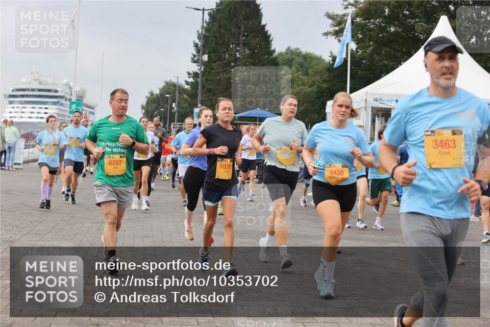 13.09.2026 - Kiel Lauf Andreas Tolksdorf http://msf.ph/oto/10353702 13.09.2026 09:57:16 Kiellinie 38, 6287, 10790, 9436, 3463 meine-sportfotos.de