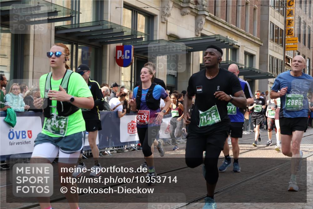 13.09.2026 - 21. swb-Marathon Bremen Strokosch-Dieckow http://msf.ph/oto/10353714 13.09.2026 13:33:05 Ziel 831, 1124, 2283, 2393, 2818, 2980, 3562, 4052, 4219, 4243, 4260, 4408, 4492, 4536, 4543, 4565, 5040, 5191, 5324, 5560, 5660, 5726, 5790, 5861, 5862, 5914, 6256, 6421, 6597, 6614, 6777, 6844, 6882, 6915, 6997, 7145, 7421, 7467, 7523, 7789, 7830, 7863, 8093, 8177, 8501, 8599, 8602, 8691, 9206, 9508, 9616, 9856, 9883, 10114, 13078, 13084, 13101, 891, 1532, 2440, 2638, 2818, 2959, 3167, 3404, 3710, 3773, 3902, 4194, 4233, 4408, 4659, 5009, 5090, 5191, 5581 meine-sportfotos.de