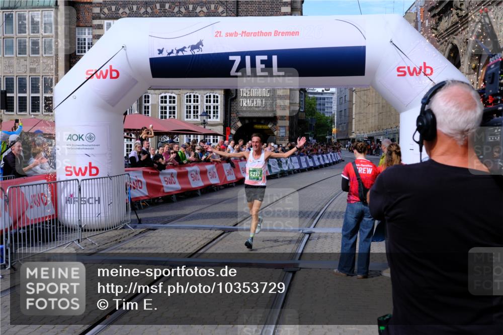 13.09.2026 - 21. swb-Marathon Bremen Tim E. http://msf.ph/oto/10353729 13.09.2026 12:44:03 Ziel 1567, 5212 meine-sportfotos.de