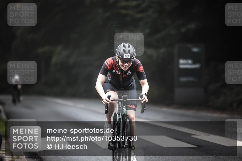 13.09.2026 - Stadtparktriathlon H.Heesch http://msf.ph/oto/10353730 13.09.2026 09:31:04 Radfahren 89, 146, 179 meine-sportfotos.de