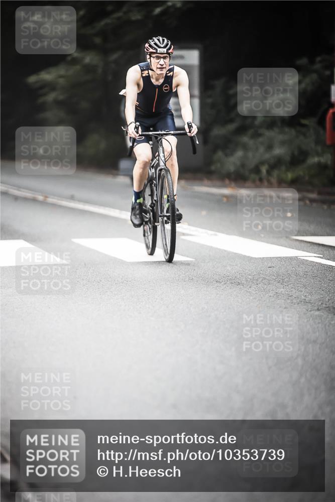 13.09.2026 - Stadtparktriathlon H.Heesch http://msf.ph/oto/10353739 13.09.2026 11:08:54 Radfahren 504, 555, 660, 676 meine-sportfotos.de