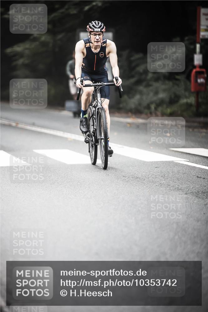 13.09.2026 - Stadtparktriathlon H.Heesch http://msf.ph/oto/10353742 13.09.2026 11:08:54 Radfahren 504, 555, 660, 676 meine-sportfotos.de