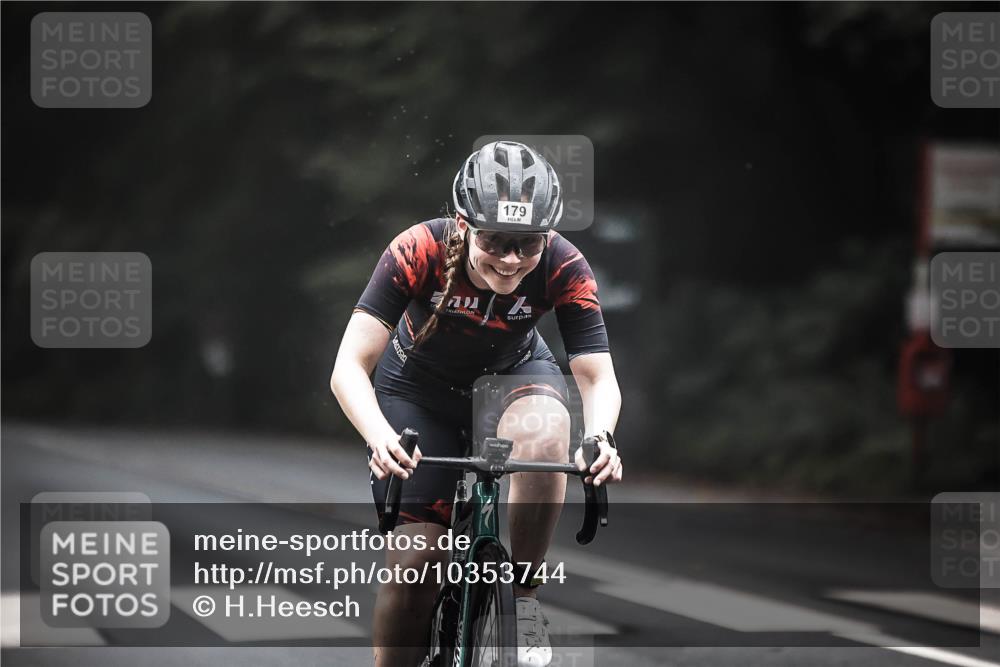 13.09.2026 - Stadtparktriathlon H.Heesch http://msf.ph/oto/10353744 13.09.2026 09:31:04 Radfahren 89, 146, 179 meine-sportfotos.de