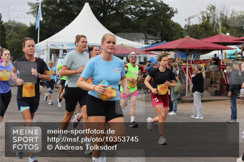 13.09.2026 - Kiel Lauf Andreas Tolksdorf http://msf.ph/oto/10353745 13.09.2026 09:57:17 Kiellinie 1, 135, 10790, 436, 635, 143, 8816 meine-sportfotos.de