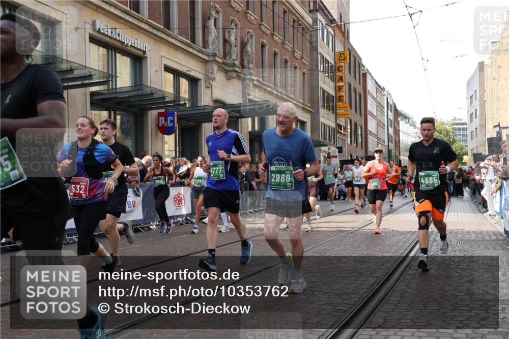 13.09.2026 - 21. swb-Marathon Bremen Strokosch-Dieckow http://msf.ph/oto/10353762 13.09.2026 13:33:05 Ziel 831, 1124, 2283, 2393, 2818, 2980, 3562, 4052, 4219, 4243, 4260, 4408, 4492, 4536, 4543, 4565, 5040, 5191, 5324, 5560, 5660, 5726, 5790, 5861, 5862, 5914, 6256, 6421, 6597, 6614, 6777, 6844, 6882, 6915, 6997, 7145, 7421, 7467, 7523, 7789, 7830, 7863, 8093, 8177, 8501, 8599, 8602, 8691, 9206, 9508, 9616, 9856, 9883, 10114, 13078, 13084, 13101, 891, 1532, 2440, 2638, 2818, 2959, 3167, 3404, 3710, 3773, 3902, 4194, 4233, 4408, 4659, 5009, 5090, 5191, 5581 meine-sportfotos.de