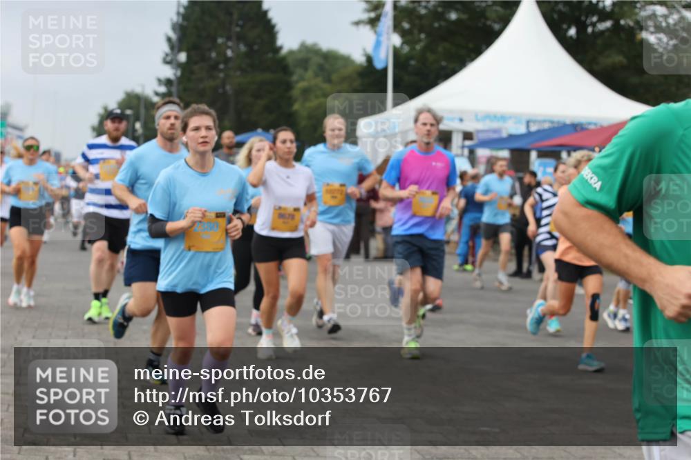 13.09.2026 - Kiel Lauf Andreas Tolksdorf http://msf.ph/oto/10353767 13.09.2026 09:57:19 Kiellinie  meine-sportfotos.de