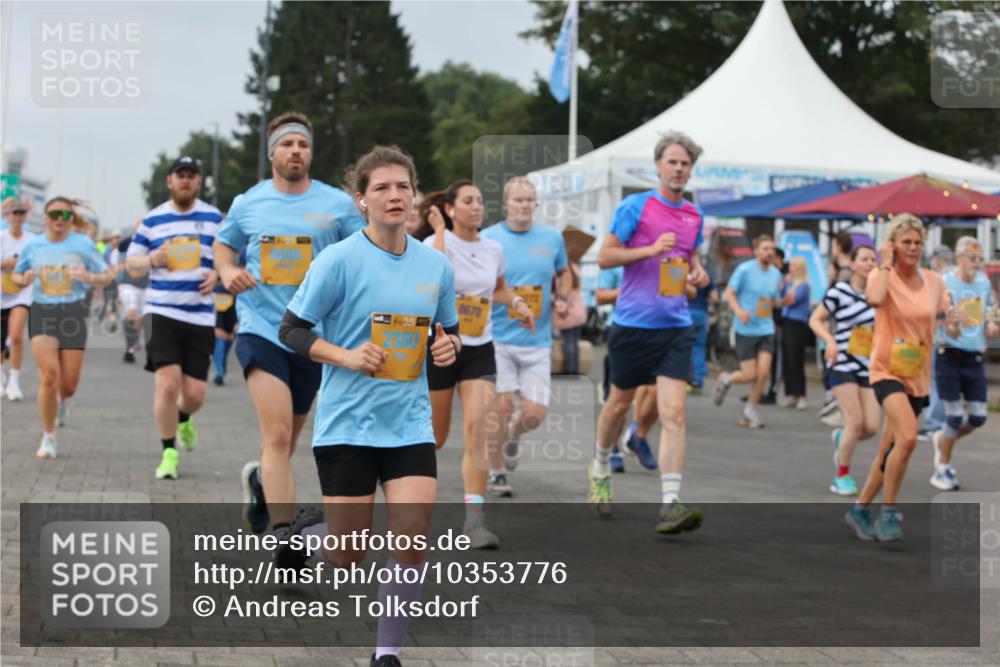 13.09.2026 - Kiel Lauf Andreas Tolksdorf http://msf.ph/oto/10353776 13.09.2026 09:57:19 Kiellinie 6085, 678 meine-sportfotos.de