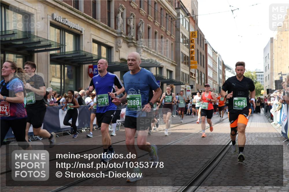 13.09.2026 - 21. swb-Marathon Bremen Strokosch-Dieckow http://msf.ph/oto/10353778 13.09.2026 13:33:06 Ziel 831, 1124, 2283, 2393, 2980, 3562, 4052, 4219, 4243, 4260, 4492, 4536, 4543, 4565, 5040, 5324, 5560, 5660, 5726, 5790, 5861, 5862, 5914, 6256, 6421, 6597, 6614, 6777, 6844, 6882, 6915, 6997, 7145, 7421, 7467, 7523, 7789, 7830, 7863, 8093, 8177, 8501, 8599, 8602, 8691, 9206, 9508, 9616, 9856, 9883, 10114, 13078, 13084, 13101, 891, 1532, 2440, 2638, 2818, 2959, 3167, 3404, 3710, 3773, 3902, 4194, 4233, 4408, 4659, 5009, 5090, 5191, 5581 meine-sportfotos.de