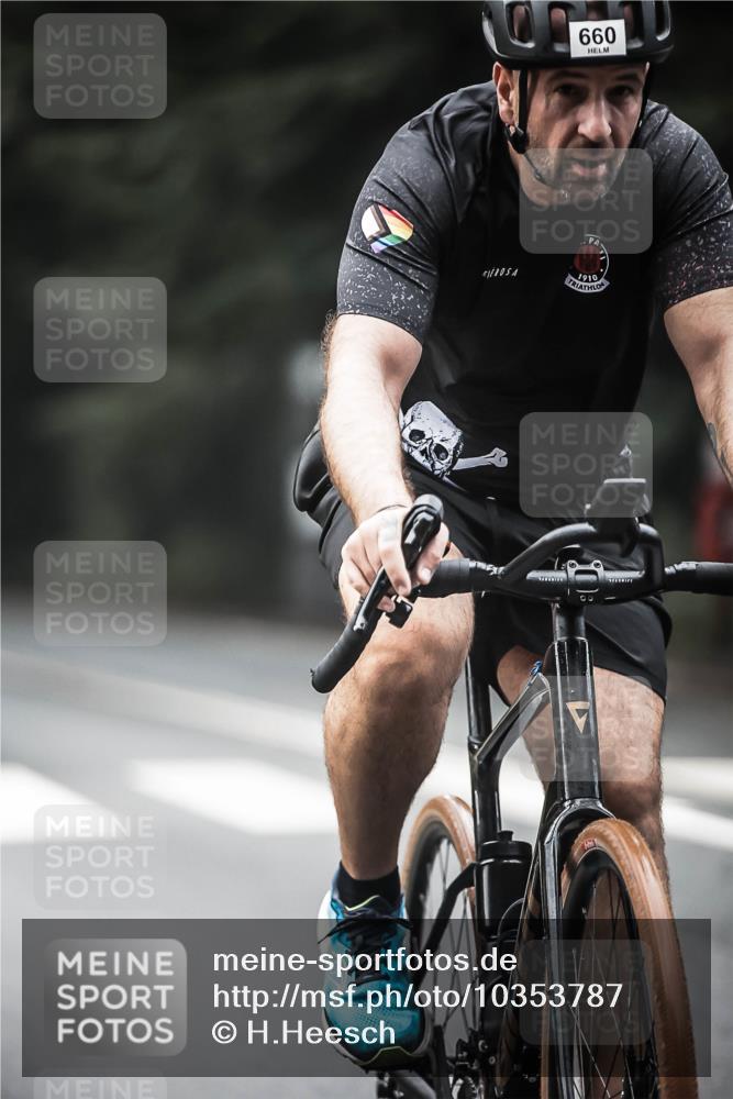 13.09.2026 - Stadtparktriathlon H.Heesch http://msf.ph/oto/10353787 13.09.2026 11:08:57 Radfahren 468, 504, 660, 676 meine-sportfotos.de