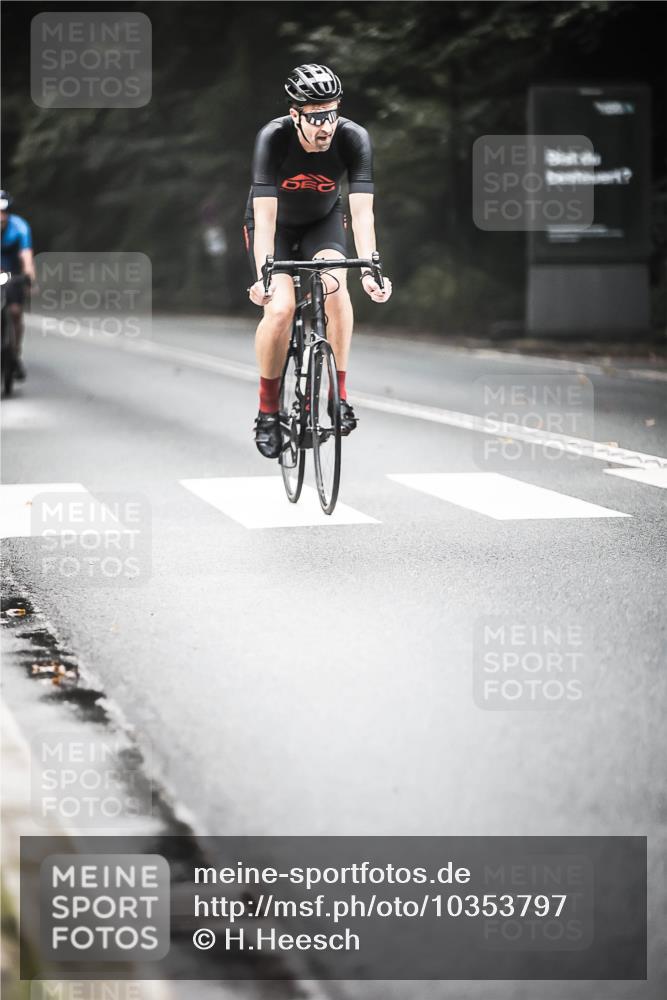 13.09.2026 - Stadtparktriathlon H.Heesch http://msf.ph/oto/10353797 13.09.2026 11:09:00 Radfahren 468, 616, 660, 676 meine-sportfotos.de