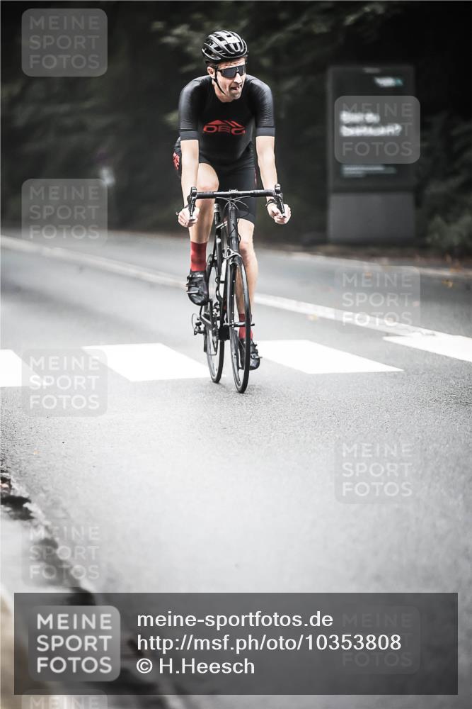 13.09.2026 - Stadtparktriathlon H.Heesch http://msf.ph/oto/10353808 13.09.2026 11:09:01 Radfahren 468, 616, 660, 676 meine-sportfotos.de