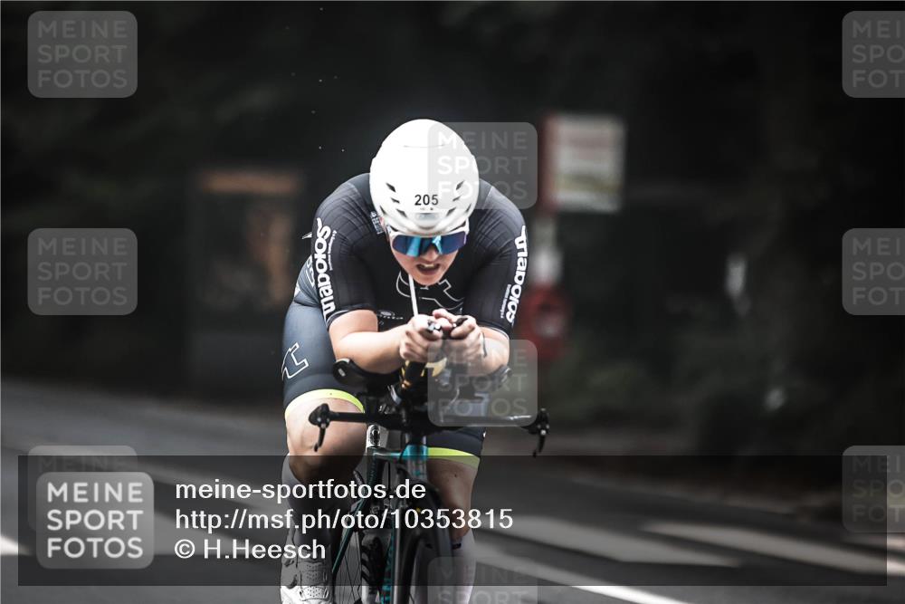 13.09.2026 - Stadtparktriathlon H.Heesch http://msf.ph/oto/10353815 13.09.2026 09:31:11 Radfahren 146, 152, 205 meine-sportfotos.de