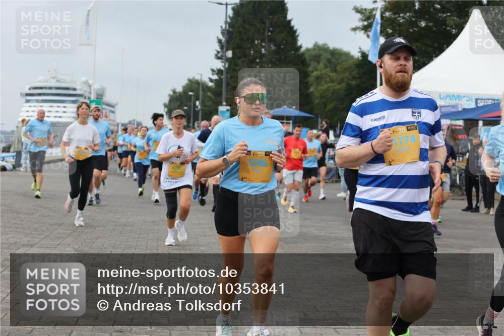 13.09.2026 - Kiel Lauf Andreas Tolksdorf http://msf.ph/oto/10353841 13.09.2026 09:57:21 Kiellinie 4395, 1245, 38, 1774 meine-sportfotos.de