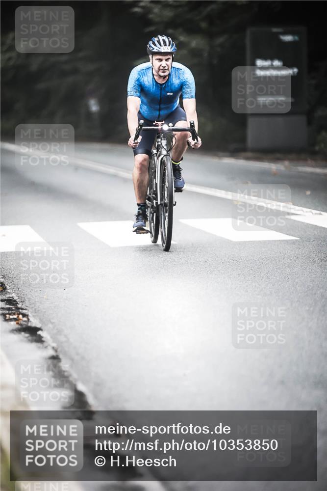 13.09.2026 - Stadtparktriathlon H.Heesch http://msf.ph/oto/10353850 13.09.2026 11:09:03 Radfahren 468, 593, 616 meine-sportfotos.de