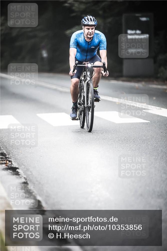 13.09.2026 - Stadtparktriathlon H.Heesch http://msf.ph/oto/10353856 13.09.2026 11:09:03 Radfahren 468, 593, 616 meine-sportfotos.de