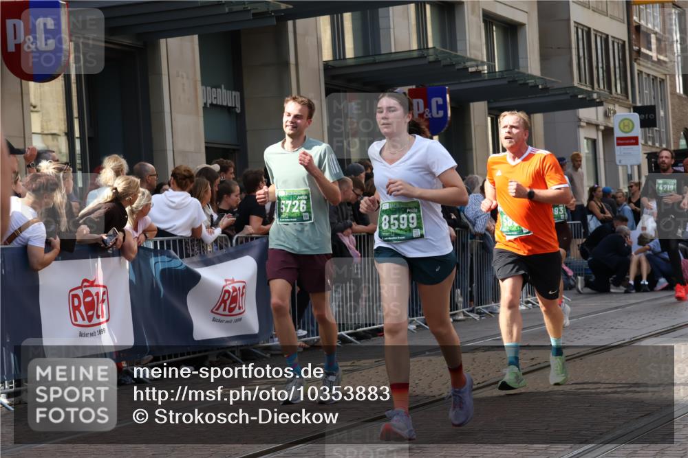 13.09.2026 - 21. swb-Marathon Bremen Strokosch-Dieckow http://msf.ph/oto/10353883 13.09.2026 13:33:08 Ziel 831, 930, 1124, 2283, 2960, 2980, 3562, 4052, 4219, 4243, 4260, 4492, 4536, 4543, 4565, 5040, 5560, 5660, 5726, 5790, 5861, 5862, 5914, 6256, 6421, 6538, 6597, 6614, 6777, 6844, 6882, 6915, 6997, 7145, 7421, 7467, 7523, 7789, 7863, 8093, 8177, 8501, 8599, 8602, 8691, 9206, 9508, 9616, 9856, 9883, 10114, 13078, 13084, 891, 1532, 2393, 2440, 2638, 2818, 2959, 3167, 3404, 3710, 3773, 3902, 4194, 4233, 4408, 4659, 5009, 5090, 5191, 5324 meine-sportfotos.de