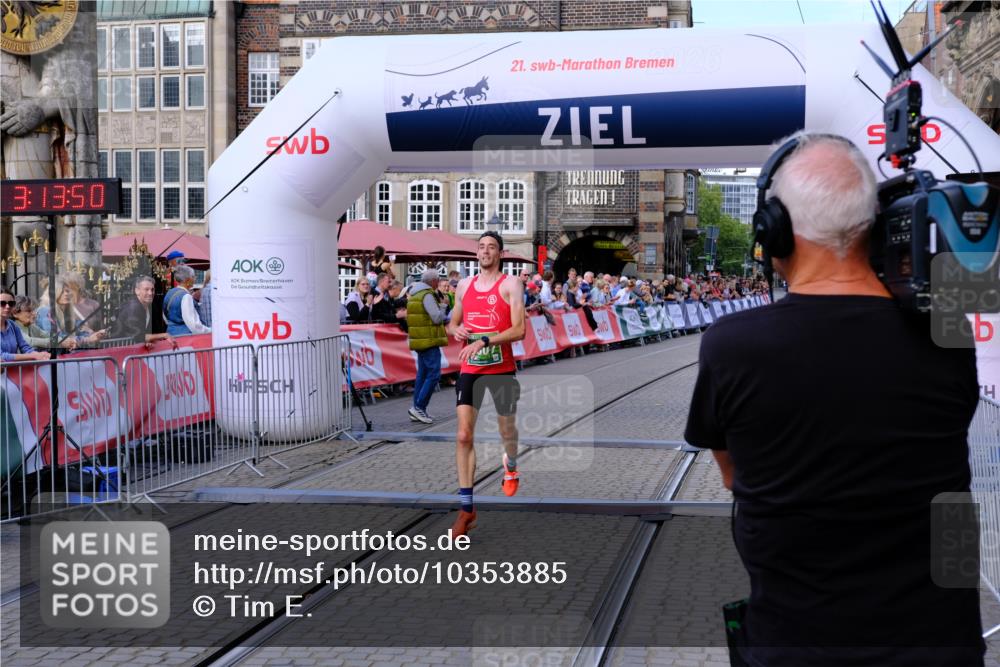 13.09.2026 - 21. swb-Marathon Bremen Tim E. http://msf.ph/oto/10353885 13.09.2026 12:44:39 Ziel 2044, 6507 meine-sportfotos.de
