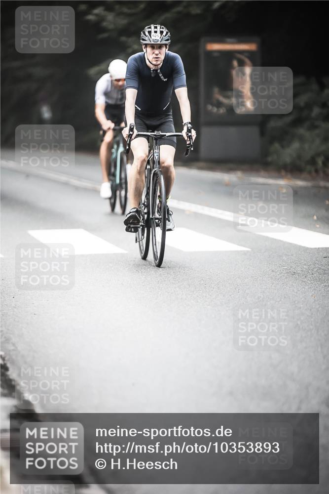 13.09.2026 - Stadtparktriathlon H.Heesch http://msf.ph/oto/10353893 13.09.2026 11:09:09 Radfahren 593, 616, 625, 671 meine-sportfotos.de