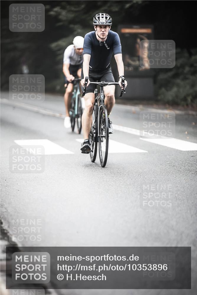 13.09.2026 - Stadtparktriathlon H.Heesch http://msf.ph/oto/10353896 13.09.2026 11:09:09 Radfahren 593, 616, 625, 671 meine-sportfotos.de