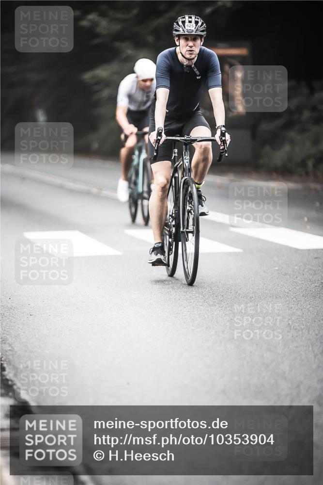 13.09.2026 - Stadtparktriathlon H.Heesch http://msf.ph/oto/10353904 13.09.2026 11:09:10 Radfahren 593, 616, 625, 671 meine-sportfotos.de
