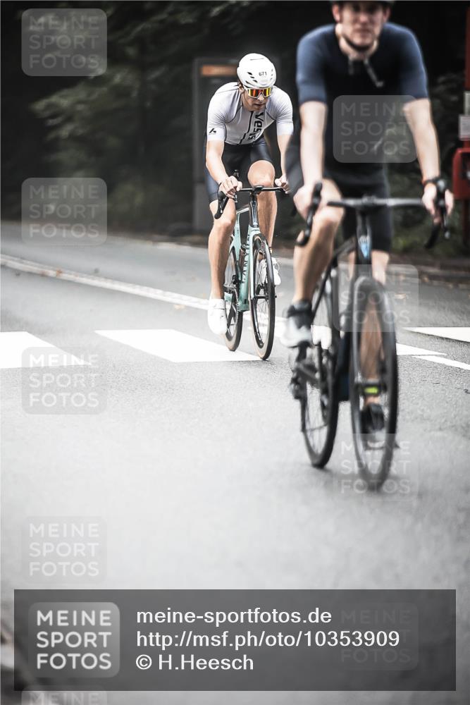 13.09.2026 - Stadtparktriathlon H.Heesch http://msf.ph/oto/10353909 13.09.2026 11:09:10 Radfahren 593, 616, 625, 671 meine-sportfotos.de