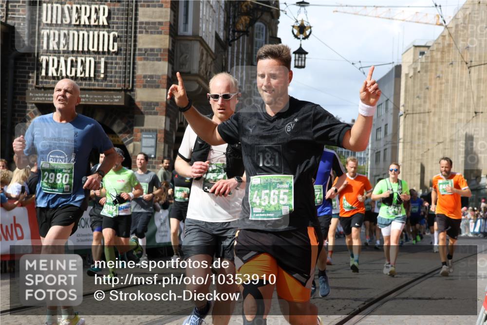 13.09.2026 - 21. swb-Marathon Bremen Strokosch-Dieckow http://msf.ph/oto/10353910 13.09.2026 13:33:21 Ziel 891, 1532, 2440, 2638, 2818, 2959, 3167, 3404, 3710, 3773, 3902, 4194, 4233, 4408, 4659, 5090, 5191, 5395, 5410, 5706, 5749, 5981, 6018, 6941, 7756, 7788, 7830, 8061, 9269, 9292, 9406, 9745, 9829, 10048, 13019, 13028, 13039, 13092, 13093, 13101, 13146, 13164, 13234, 13247, 2960, 3562, 4052, 4219, 4543, 5560, 5660, 5726, 5861, 5862, 6256, 6421, 6597, 6777, 6844, 6882, 6997, 7523, 7863, 8093, 8177, 8501, 8599, 8602, 8691, 9206, 9508, 10114, 13078 meine-sportfotos.de