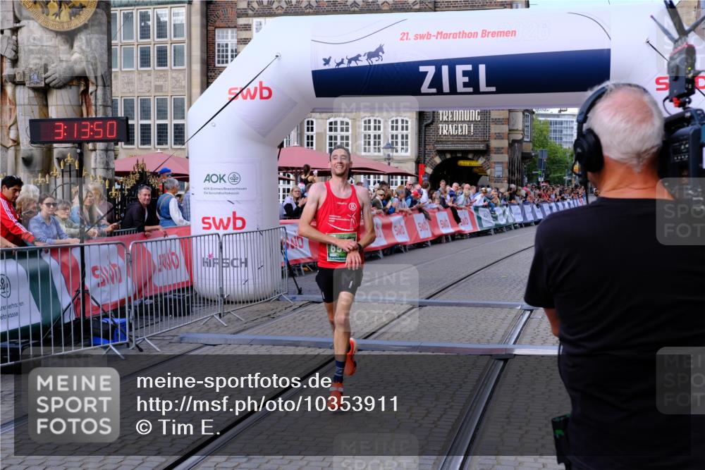 13.09.2026 - 21. swb-Marathon Bremen Tim E. http://msf.ph/oto/10353911 13.09.2026 12:44:39 Ziel 2044, 6507 meine-sportfotos.de