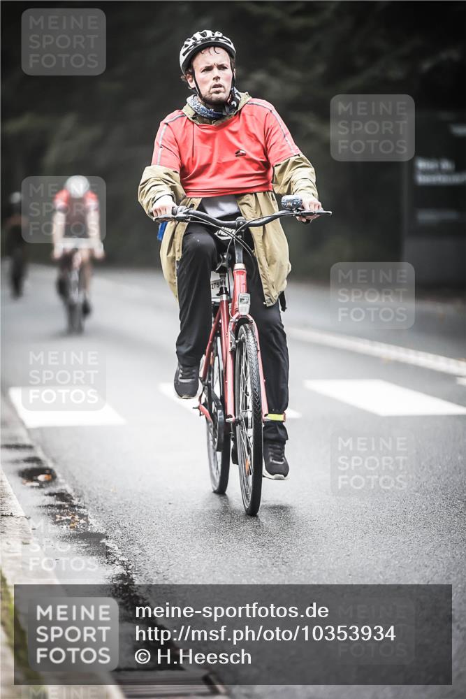 13.09.2026 - Stadtparktriathlon H.Heesch http://msf.ph/oto/10353934 13.09.2026 11:09:16 Radfahren 275, 497, 625, 640, 671 meine-sportfotos.de