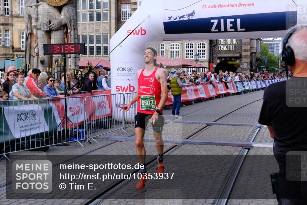 13.09.2026 - 21. swb-Marathon Bremen Tim E. http://msf.ph/oto/10353937 13.09.2026 12:44:40 Ziel 2044, 6507 meine-sportfotos.de