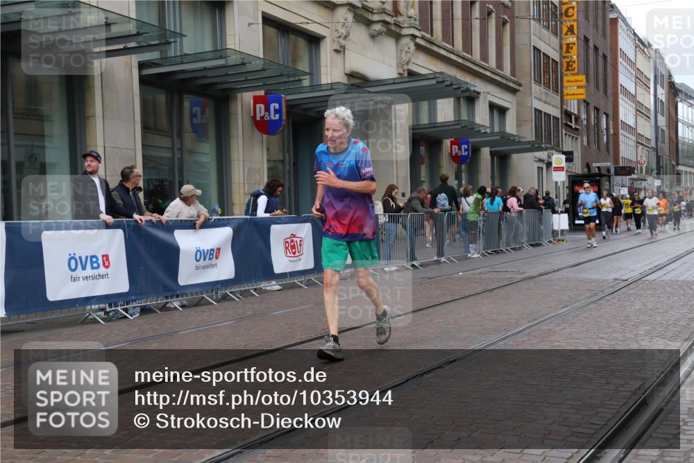 13.09.2026 - 21. swb-Marathon Bremen Strokosch-Dieckow http://msf.ph/oto/10353944 13.09.2026 11:15:21 Ziel 10572, 10900, 11307, 11504, 11778, 11897, 12137, 10325, 10606, 11424, 11694, 11810, 11990, 12110, 12333 meine-sportfotos.de