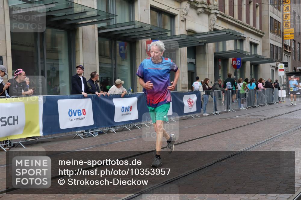 13.09.2026 - 21. swb-Marathon Bremen Strokosch-Dieckow http://msf.ph/oto/10353957 13.09.2026 11:15:22 Ziel 10572, 10900, 11307, 11504, 11778, 11897, 12137, 10325, 10606, 11424, 11694, 11810, 11990, 12110 meine-sportfotos.de